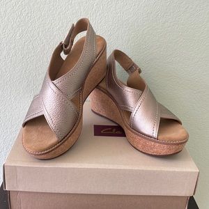 Clarks Aisley Tulip Gold Metallic Wedge Sandal